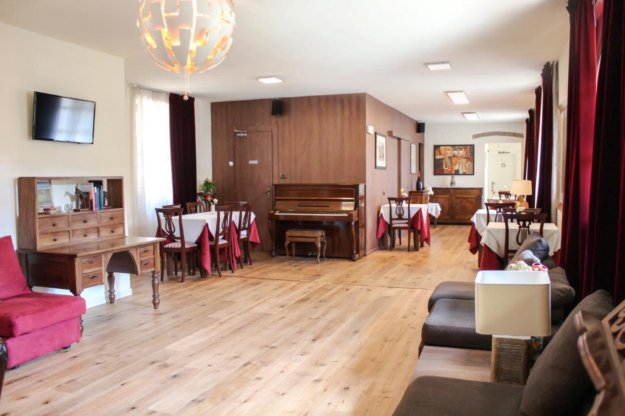 Hotel Le Stanze Della Musica à Borgomale Extérieur photo