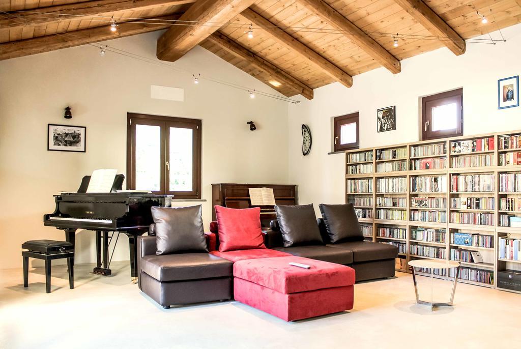 Hotel Le Stanze Della Musica à Borgomale Extérieur photo